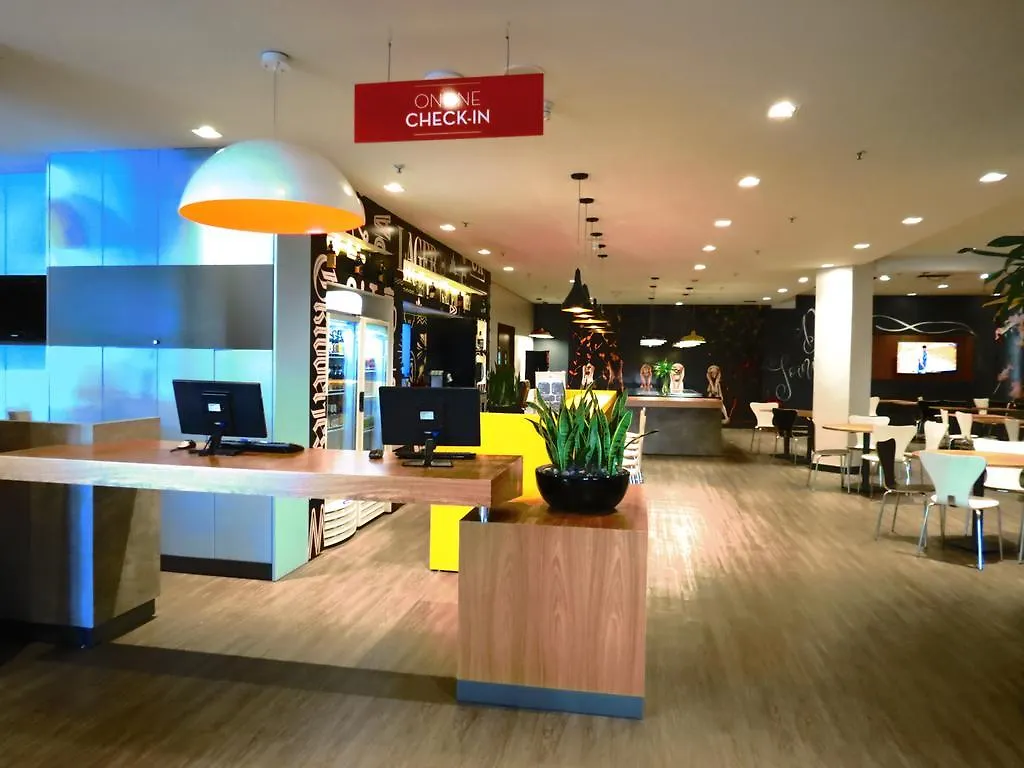 Ibis Joinville